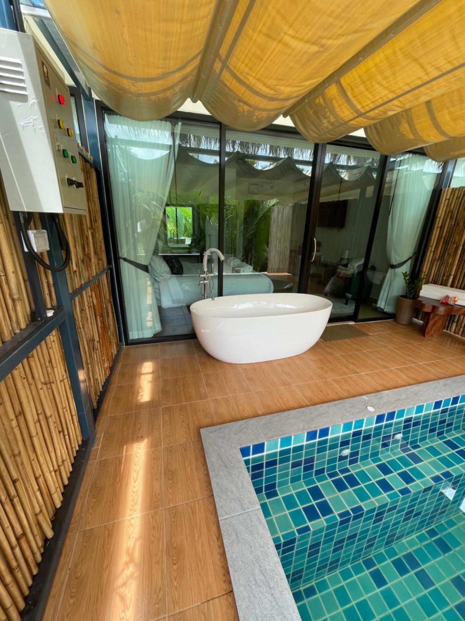 Homestay Phetra Pool