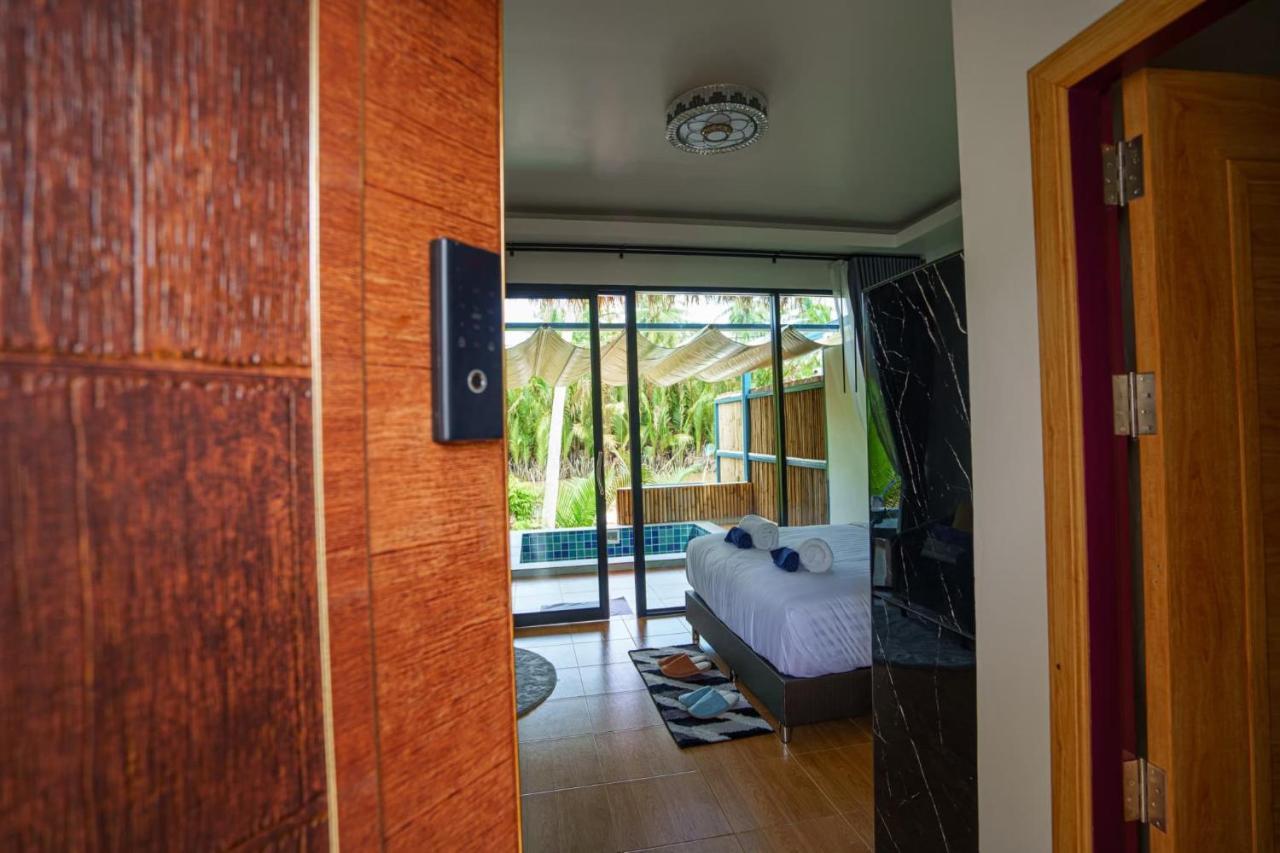 Homestay Phetra Pool Surat Thani